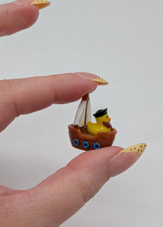 4 pc Pirate Ship Ducks